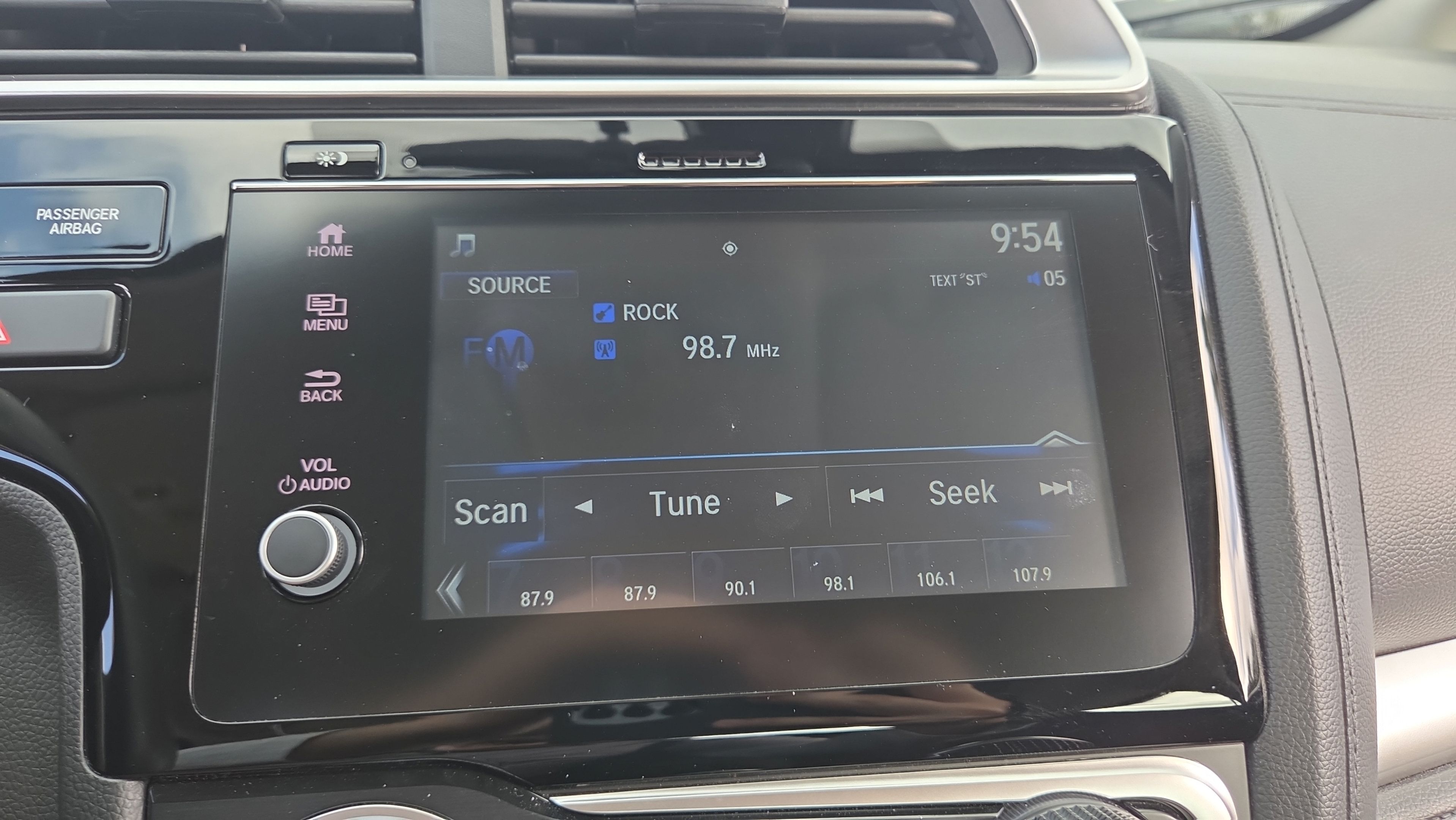 Used 2018 Honda Fit EX image 31