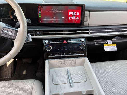 Used 2025 Hyundai Santa Fe SEL image 17