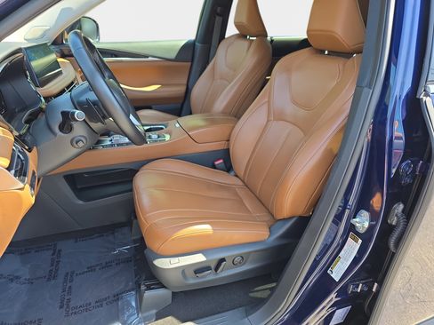 Used 2023 INFINITI QX60 Sensory w/ Vision Package FWD image 13