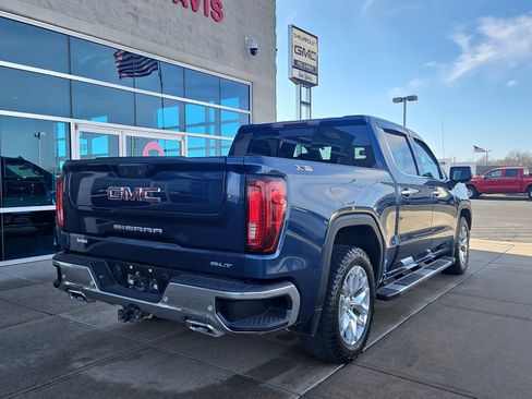 Used 2022 GMC Sierra 1500 SLT w/ SLT Premium Plus Package image 4