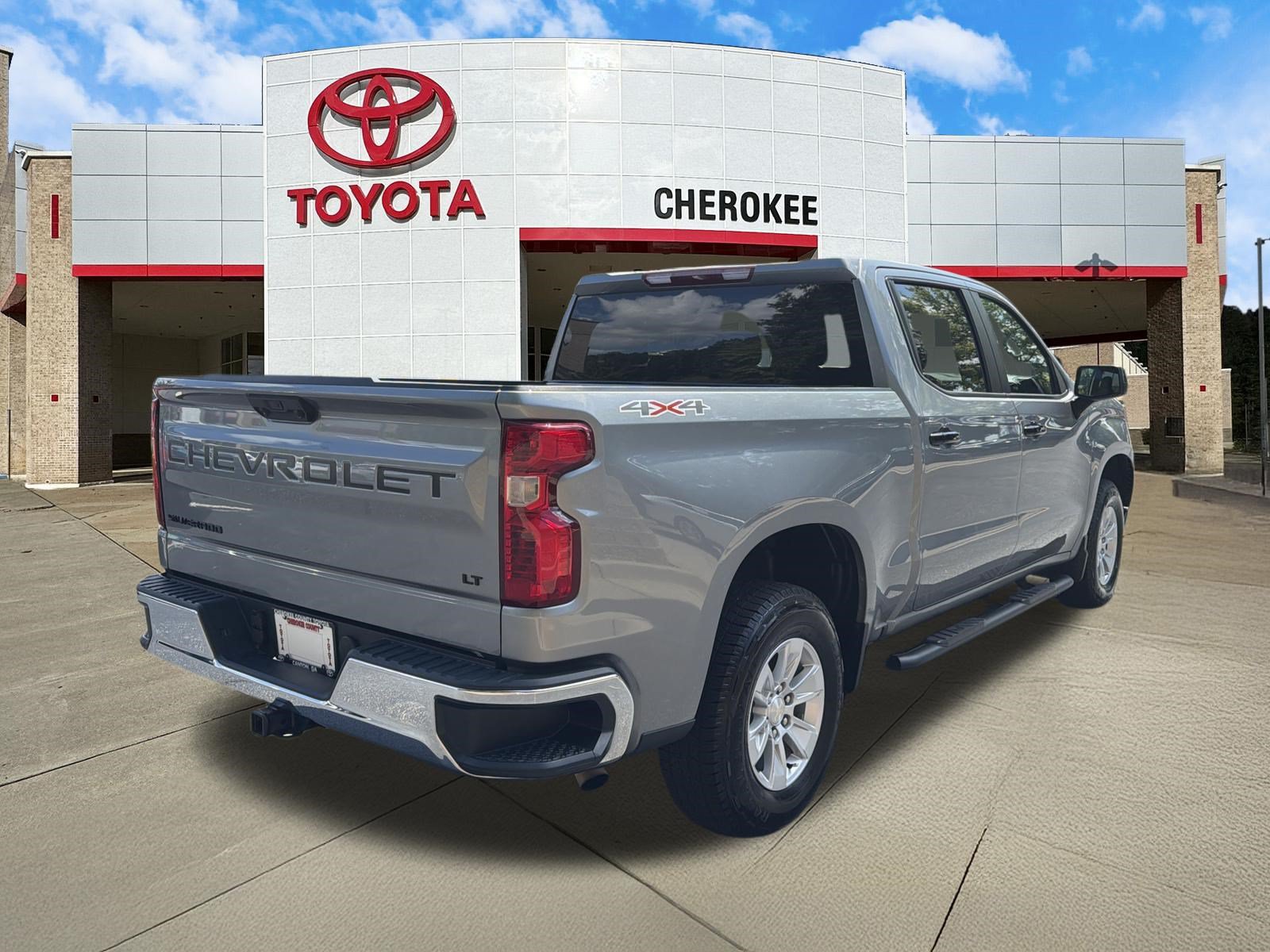 Used 2023 Chevrolet Silverado 1500 LT w/ LPO, Dark Essentials Package AWD/4WD image 5