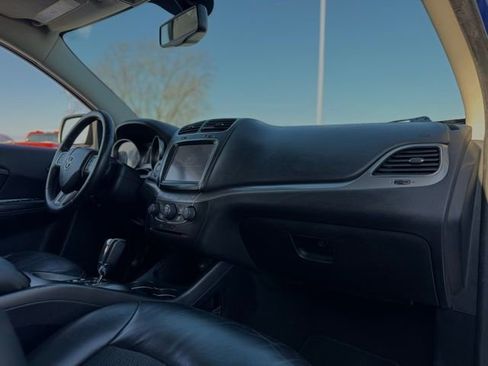 Used 2015 Dodge Journey Crossroad w/ Flexible Seating Group image 21