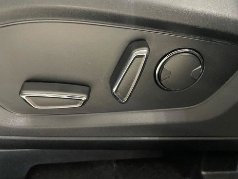 Used 2020 Ford Explorer Limited image 11