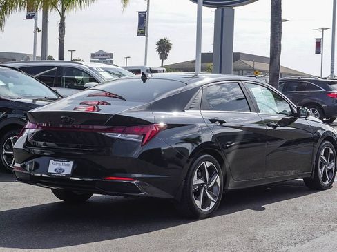 Used 2023 Hyundai Elantra Limited FWD image 7