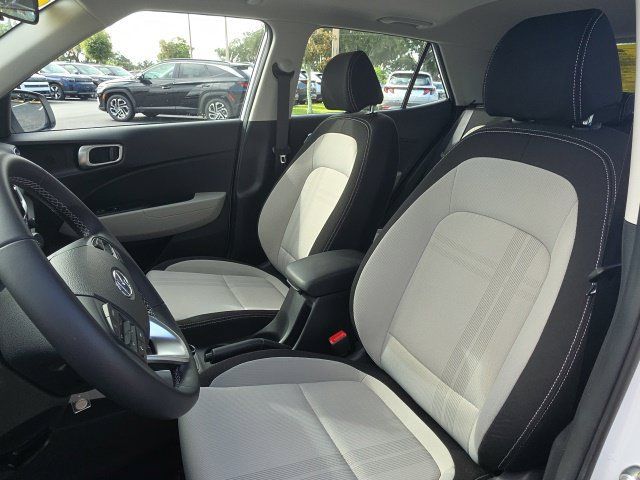 Certified 2022 Hyundai Venue SEL FWD image 6