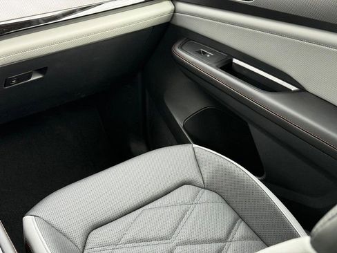 New 2026 Volkswagen Atlas Peak Edition AWD/4WD image 9