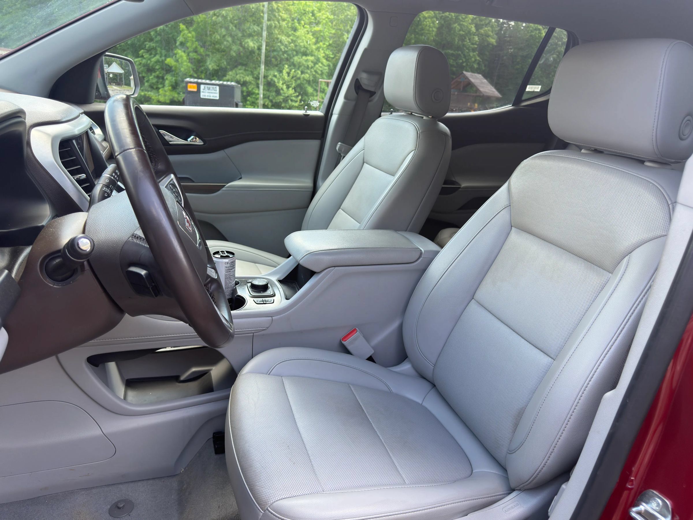 Used 2023 GMC Acadia SLT AWD/4WD image 2
