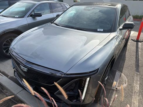 Used 2026 Cadillac Lyriq Premium Sport AWD/4WD image 1