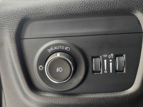 Used 2022 Jeep Grand Cherokee Limited AWD/4WD image 22