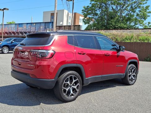 Used 2025 Jeep Compass Limited w/ Sun & Sound Group AWD/4WD image 6