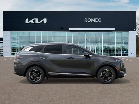 New 2026 Kia Sportage EX image 8