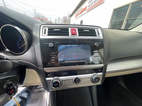 Used 2017 Subaru Outback 2.5i Premium image 15