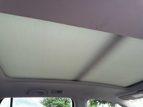 Used 2022 Volkswagen Atlas SE w/ Panoramic Sunroof Package FWD image 16