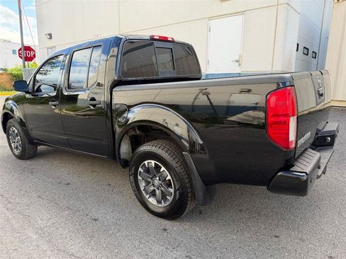 Used 2018 Nissan Frontier PRO-4X AWD/4WD image 12