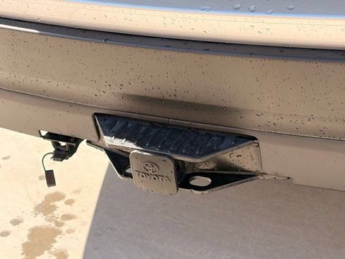 Used 2019 Toyota Highlander Limited FWD image 9
