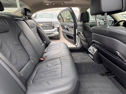 Used 2022 BMW 740i 740i Sedan 4D image 17