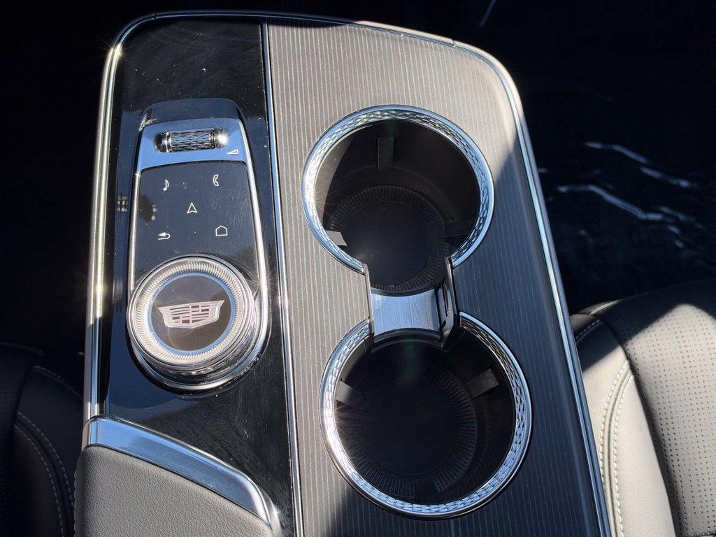 Used 2024 Cadillac Lyriq Luxury AWD/4WD image 24