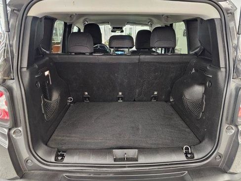 Used 2019 Jeep Renegade Latitude AWD/4WD image 38