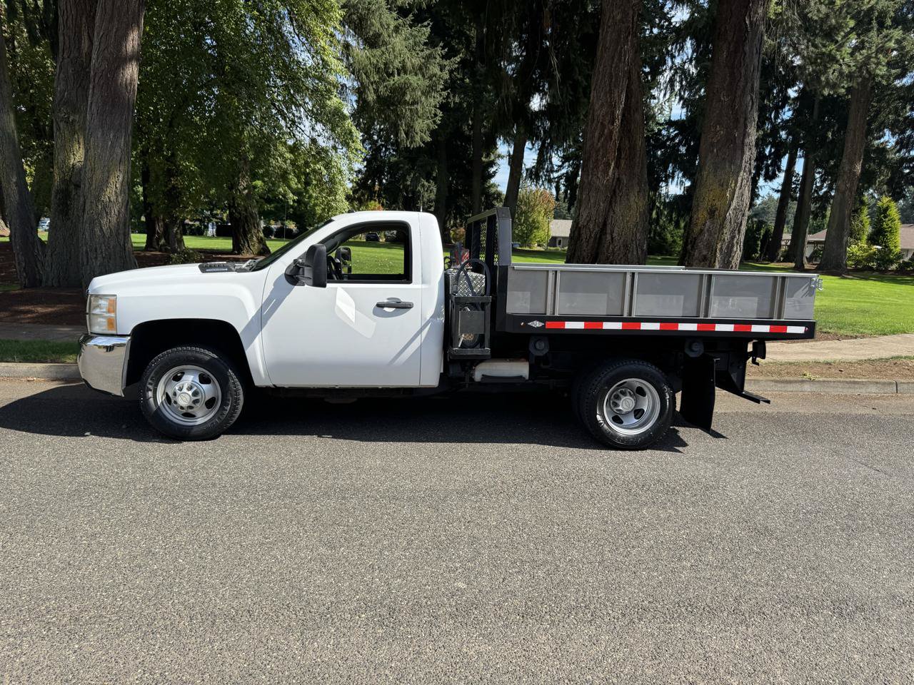 Used 2008 Chevrolet Silverado 3500 W/T RWD image 3