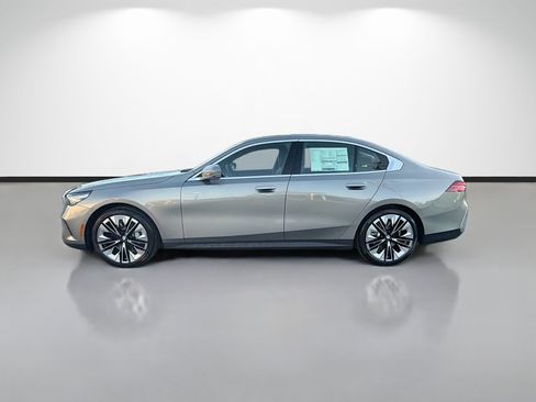 New 2027 BMW 530i xDrive w/ Premium Package AWD/4WD image 6