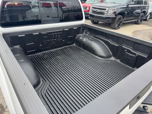 Used 2018 Nissan Frontier SV image 8