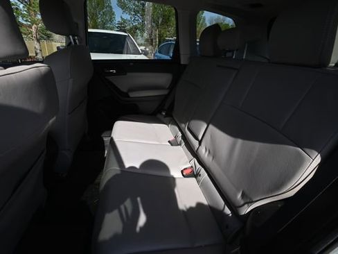 Used 2015 Subaru Forester 2.5i Limited AWD/4WD image 9