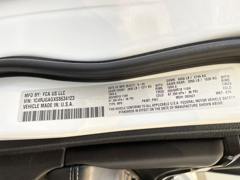 Used 2025 Jeep Grand Cherokee Laredo X w/ Luxury Tech Group I image 40