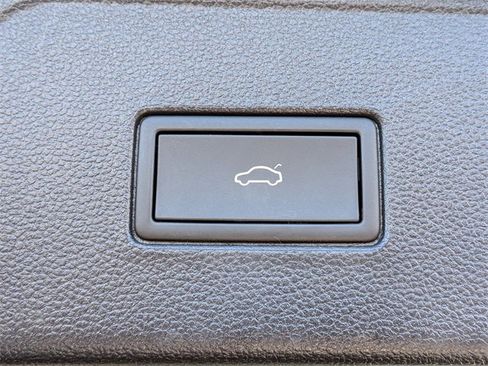 Used 2022 Volkswagen Atlas SEL image 15