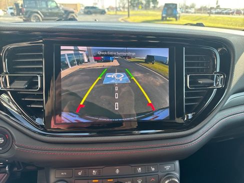 Used 2024 Dodge Durango GT image 10