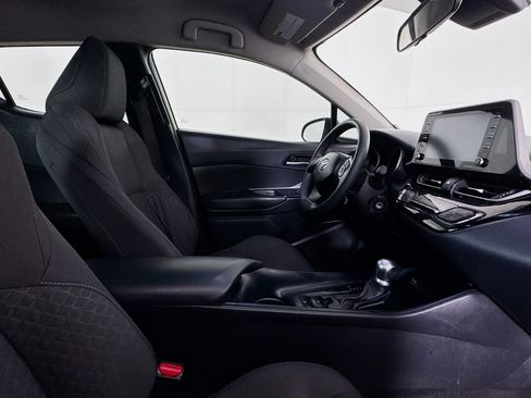 Used 2020 Toyota C-HR LE image 27
