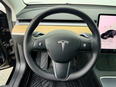 Used 2023 Tesla Model 3 Standard Range image 13