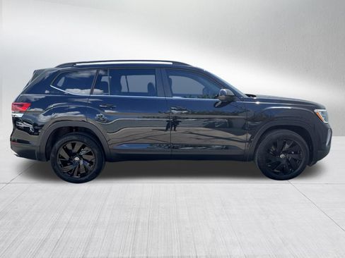 Used 2024 Volkswagen Atlas SE w/ Panoramic Sunroof Package FWD image 5
