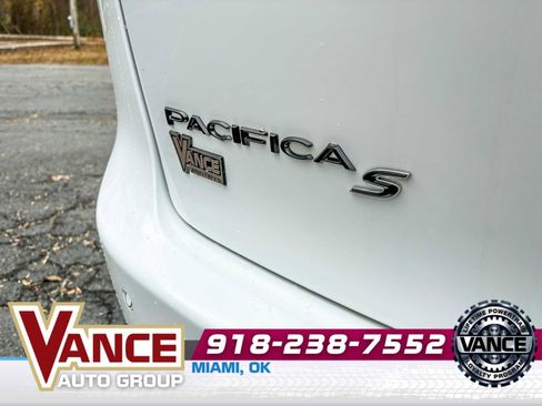 New 2026 Chrysler Pacifica Select w/ S Appearance Package image 9