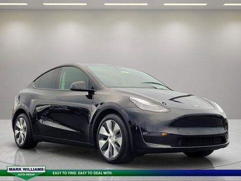 Used 2021 Tesla Model Y Long Range AWD/4WD image 1
