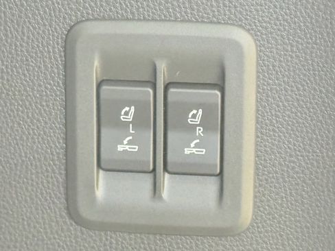 Used 2026 Lexus GX 550 image 37