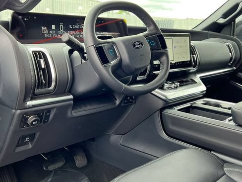 New 2026 Ford Expedition Platinum w/ Stealth Performance Package AWD/4WD image 19