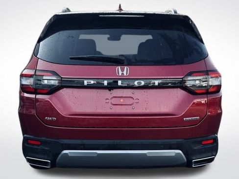 New 2026 Honda Pilot Touring image 7