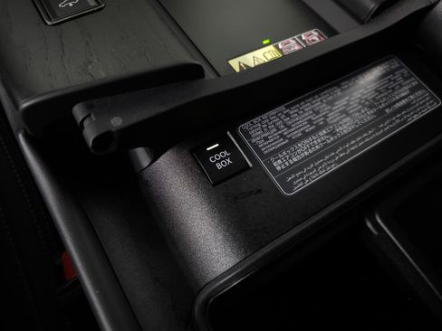 Used 2024 Lexus LX 600 4WD w/ Appearance Package image 36