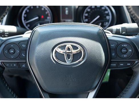 Used 2022 Toyota Camry SE image 17