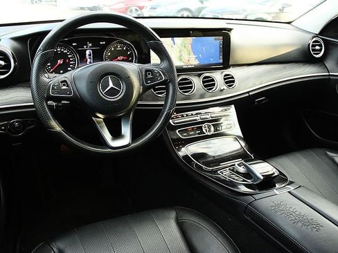 Used 2017 Mercedes-Benz E 300 image 10