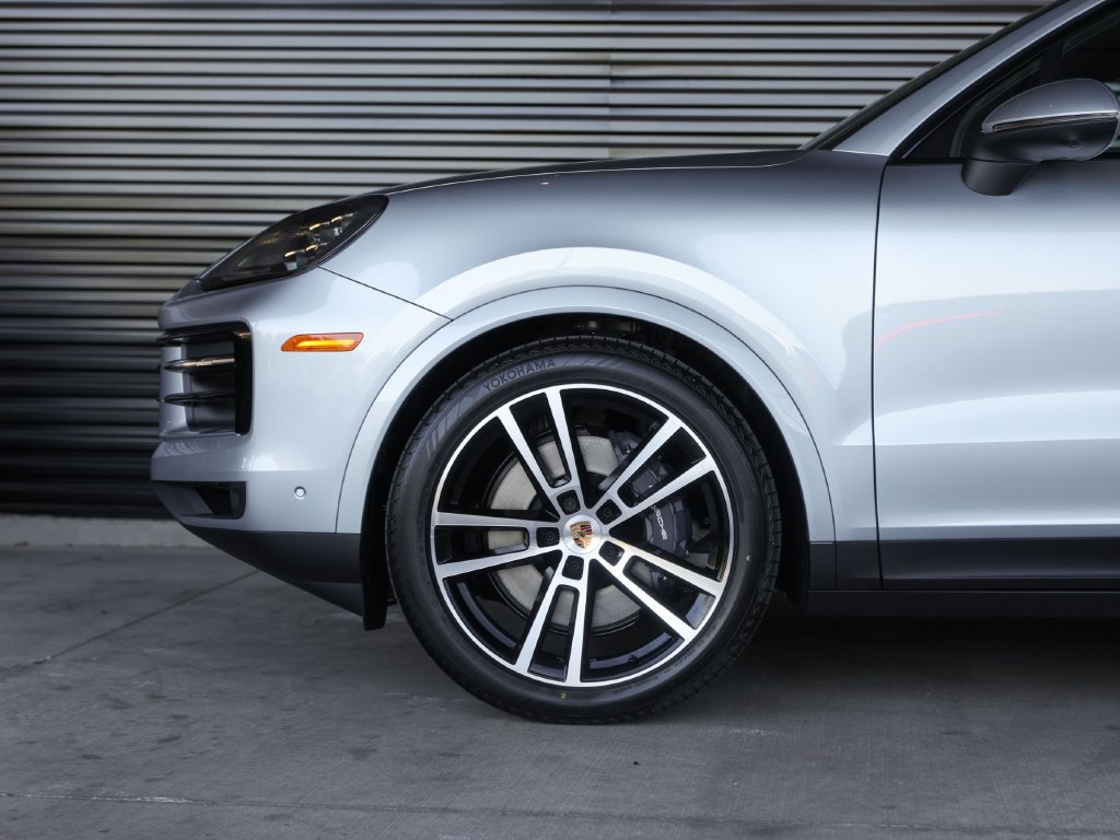 Certified 2026 Porsche Cayenne AWD/4WD image 13