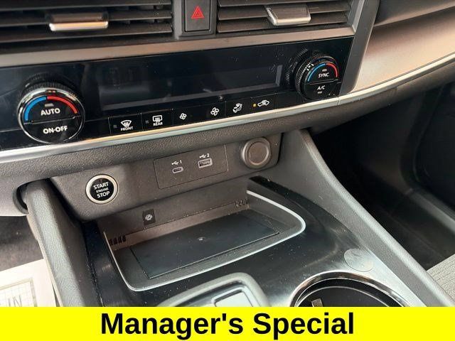 Used 2023 Nissan Rogue SV FWD image 22