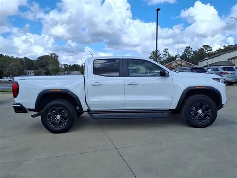 Used 2024 GMC Canyon Elevation w/ Elevation Premium Package image 2