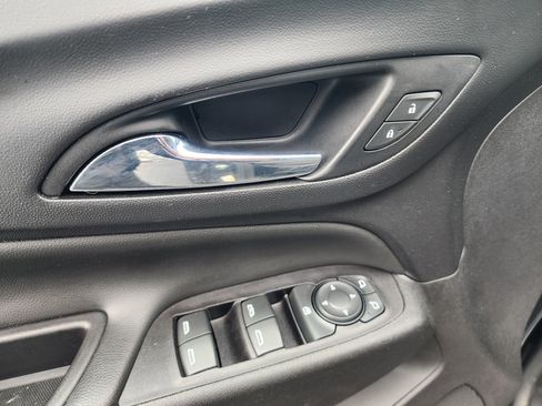 Used 2020 Chevrolet Equinox LT image 25