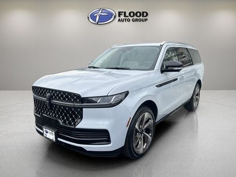 New 2026 Lincoln Navigator Black Label AWD/4WD image 3