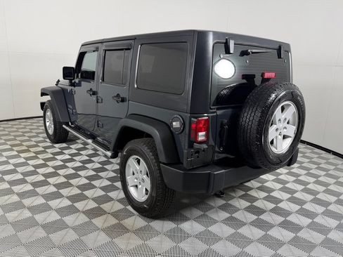 Used 2018 Jeep Wrangler Unlimited Sport AWD/4WD image 7