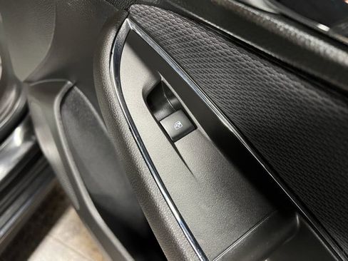 Used 2019 Chevrolet Cruze LT image 25