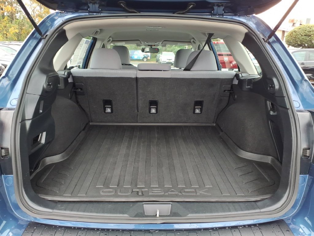 Used 2019 Subaru Outback 2.5i AWD/4WD image 17