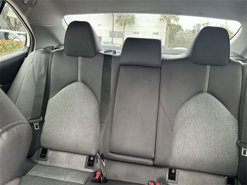 Used 2021 Toyota Camry LE image 27
