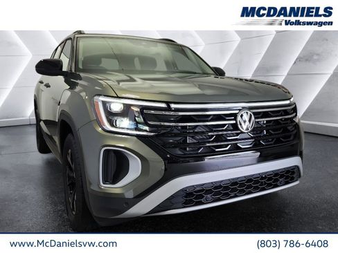 New 2026 Volkswagen Atlas Peak Edition AWD/4WD image 1